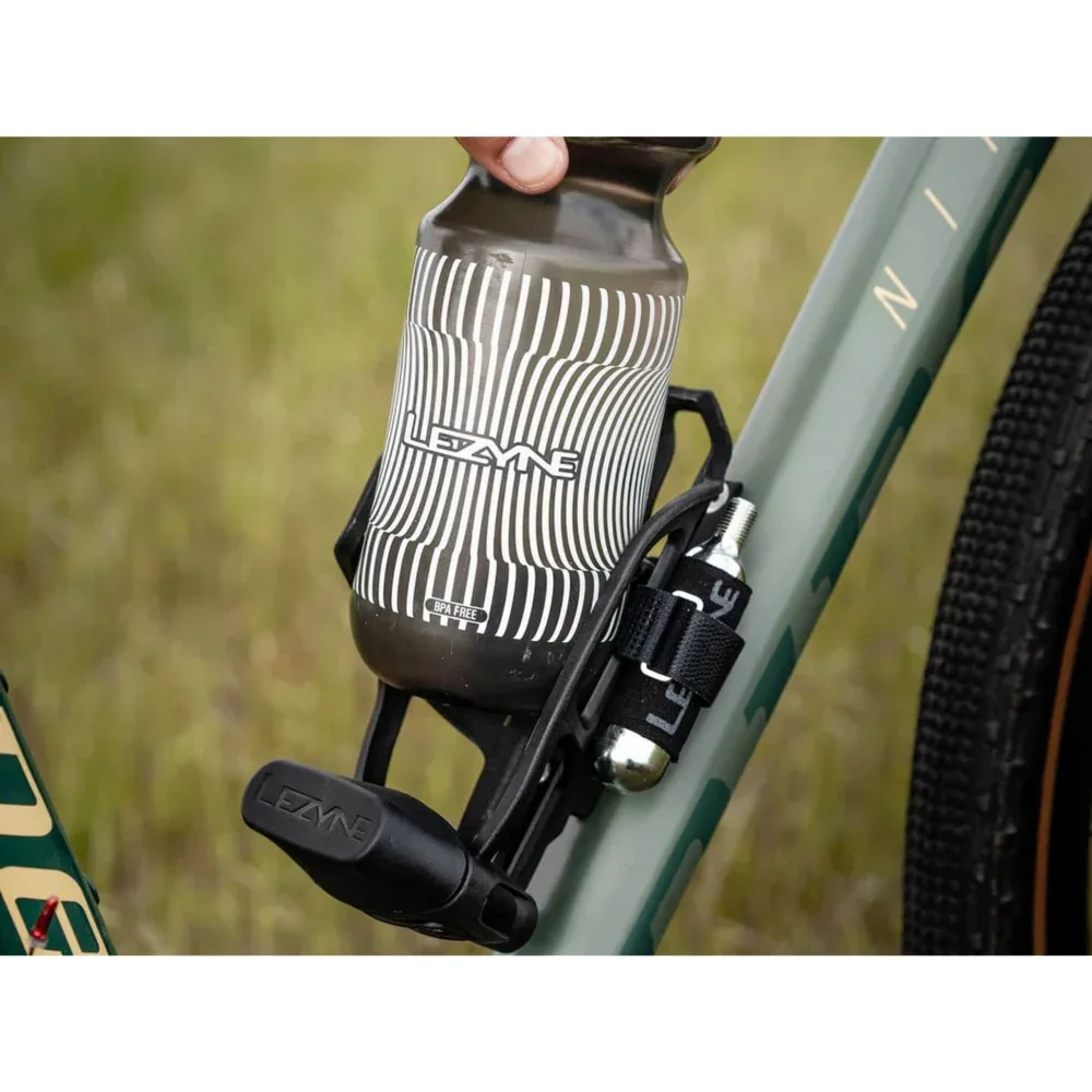 אוחז בקבוק מהצד כולל ערכת תיקון מלאה Lezyne Tubeless Flow Storage Cage SL - Image 8
