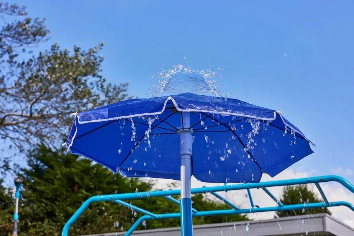 מזרקת מים מטריה לילדים לגינה מתחברת לצינור Plum Umbrella Fountain - Image 3