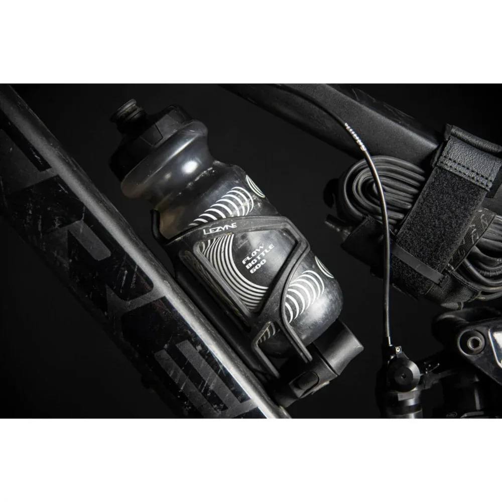 בקבוק מים שקוף לאופניים Lezyne Flow 600ml - Image 3