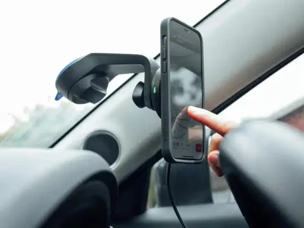 מטען אלחוטי לטלפון למתאמי שולחן או רכב Quad Lock Wireless Charging Head - Image 5