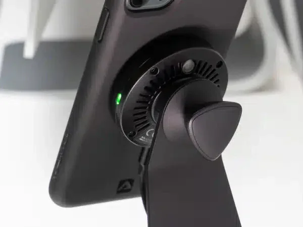 מטען אלחוטי לטלפון למתאמי שולחן או רכב Quad Lock Wireless Charging Head - Image 7